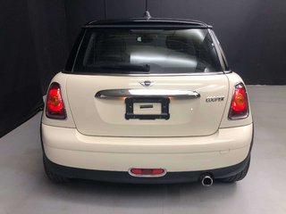 2010 MINI Cooper Hardtop 2 Door Auto - Incl. Winter tires - Low Kms!