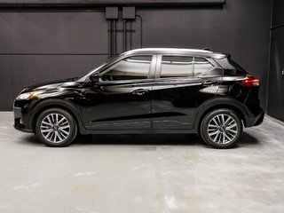 2023 Nissan Kicks SV - LOW MILEAGE!