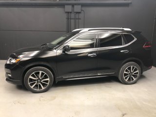 2019 Nissan Rogue SL / Includes Winter Tires on wheels