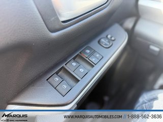 2015 Toyota Camry in Matane, Quebec - 4 - w320h240px