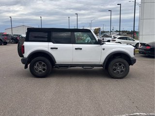 Ford Bronco Big Bend, 4x4, BAS KM 2022 à Boucherville, Québec - 2 - w320h240px