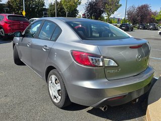 2010 Mazda Mazda3 GX /  1 SEUL PROPRIO / BAS KM in Boucherville, Quebec - 4 - w320h240px