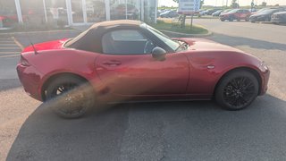 2024 Mazda MX 5 GS, BAS KM, GARANTIE, AUBAINE in Boucherville, Quebec - 6 - w320h240px