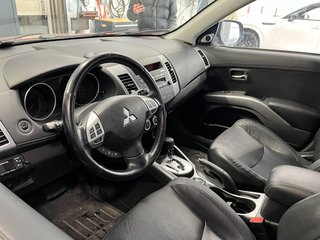 Mitsubishi Outlander AWD  1 PROPRIO TRES  BAS KM 2010 à Boucherville, Québec - 2 - w320h240px