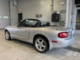 2001 Mazda MX-5 Miata AUTOMATIQUE | CLIMATISEUR | BAS KILO