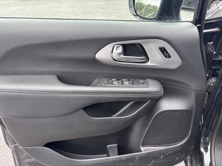 Chrysler Pacifica Limited 2025