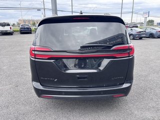 Chrysler Pacifica Limited 2025