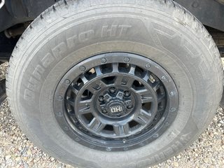 2022 Nissan Frontier in Taber, Alberta - 5 - w320h240px