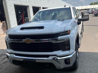 2024 Chevrolet Silverado 2500 4WD Crew CAB in Taber, Alberta - 2 - w320h240px