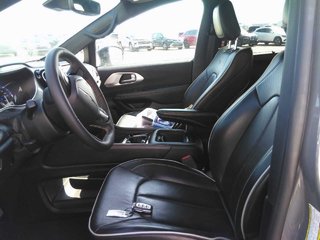 2025 Chrysler Pacifica in Taber, Alberta - 2 - w320h240px