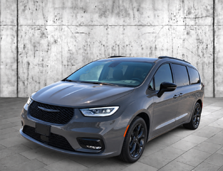 2025 Chrysler Pacifica in Taber, Alberta - 3 - w320h240px