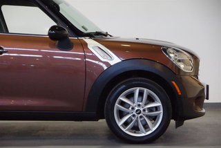 Aston Martin Vancouver 2013 Mini Cooper Countryman