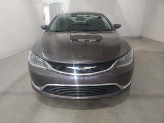 Chrysler 200 LIMITED V6 SIÈGES.CHAUFF CAM.RECUL 2015 à Terrebonne, Québec - 2 - w320h240px