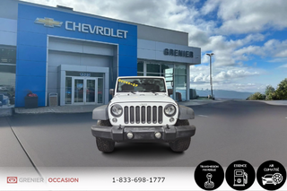 Jeep Wrangler Unlimited Sport 4WD Manuelle Toit Dure 2016 à Terrebonne, Québec - 2 - w320h240px