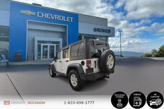 Jeep Wrangler Unlimited Sport 4WD Manuelle Toit Dure 2016 à Terrebonne, Québec - 5 - w320h240px