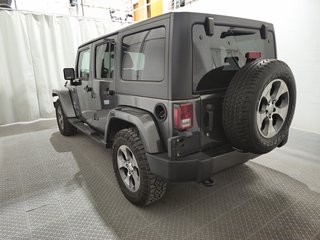 Jeep Wrangler Unlimited Sahara Toit Dure Navigation Sièges Chauffants 2017 à Terrebonne, Québec - 4 - w320h240px