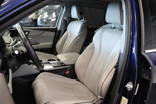 2022 Acura MDX SH-AWD at w/ Platinum Elite Pkg