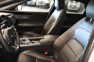 2020 Jaguar XF 30t 2.0L AWD Checkered Flag
