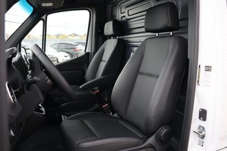 2025 Mercedes-Benz Sprinter Cargo Van 2500 Standard Roof I4 Diesel 144 (C)