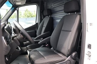 2025 Mercedes-Benz Sprinter Cargo Van 2500 Standard Roof I4 Diesel 144 (C)