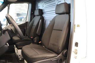 2022 Mercedes-Benz Sprinter Gas 2500 Cargo 170