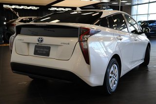 2016 Toyota Prius 5-door Liftback CVT
