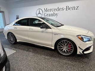 2017 Mercedes-Benz CLA 45 AMG 4Matic, Night + Aero Pack + Ceintures Rouge