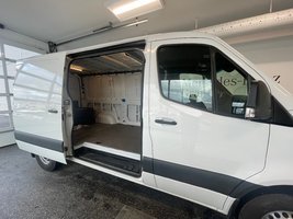 2023 Mercedes-Benz Sprinter Cargo Van 144 toit reg