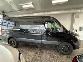 2025 Mercedes-Benz Sprinter 2500 144 Wheelbase Standard Roof RWD