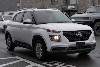 2023 Hyundai Venue FWD Preferred in Kamloops, British Columbia - 3 - w320h240px
