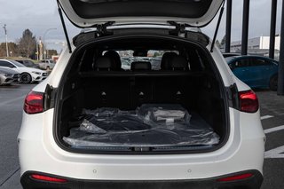 2026 Mercedes-Benz GLC Plug-in Hybrid 350e 4MATIC in Kamloops, British Columbia - 5 - w320h240px