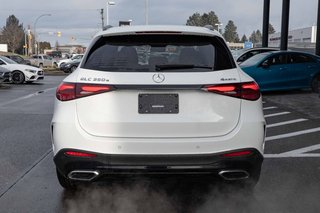 2026 Mercedes-Benz GLC Plug-in Hybrid 350e 4MATIC in Kamloops, British Columbia - 4 - w320h240px