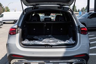 2026 Mercedes-Benz GLC 300 4MATIC SUV in Kamloops, British Columbia - 5 - w320h240px