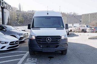 2023 Mercedes-Benz Sprinter 2500 Cargo 170 High Roof (High) in Kamloops, British Columbia - 2 - w320h240px