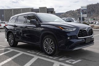 2021 Toyota Highlander hybrid Limited AWD in Kamloops, British Columbia - 3 - w320h240px