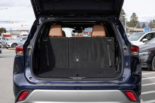 2021 Toyota Highlander hybrid Limited AWD in Kamloops, British Columbia - 5 - w320h240px