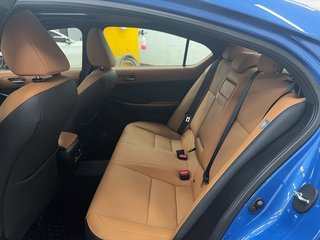 2023 Lexus IS in Quebec, Quebec - 8 - w320h240px