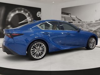 2023 Lexus IS in Quebec, Quebec - 4 - w320h240px