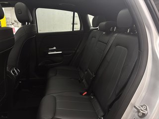 Mercedes-Benz GLA  2021 à Québec, Québec - 8 - w320h240px