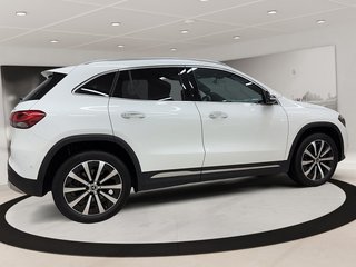 Mercedes-Benz GLA  2023 à Québec, Québec - 4 - w320h240px