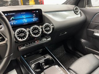 Mercedes-Benz GLA  2023 à Québec, Québec - 14 - w320h240px