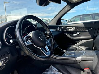 Mercedes-Benz GLC  2020 à Québec, Québec - 2 - w320h240px