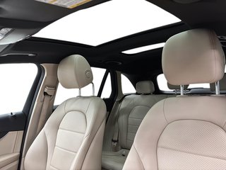 Mercedes-Benz GLC  2022 à Québec, Québec - 11 - w320h240px