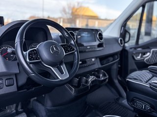 2021 Mercedes-Benz Sprinter 4x4 3500XD Cargo in Quebec, Quebec - 9 - w320h240px