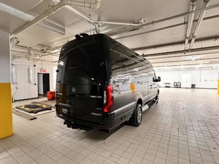 2021 Mercedes-Benz Sprinter Cargo Van in Quebec, Quebec - 2 - w320h240px