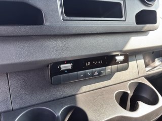 Mercedes-Benz Sprinter Cargo Van  2024 à Québec, Québec - 16 - w320h240px