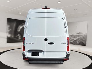 Mercedes-Benz Sprinter Cargo Van  2024 à Québec, Québec - 6 - w320h240px