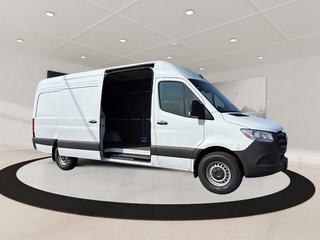 2024 Mercedes-Benz Sprinter Cargo Van in Quebec, Quebec - 10 - w320h240px