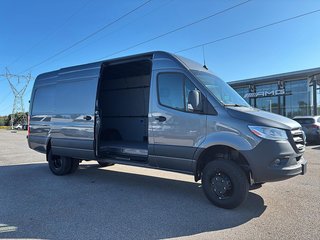 2025 Mercedes-Benz Sprinter Cargo Van in Quebec, Quebec - 10 - w320h240px