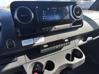 2025 Mercedes-Benz Sprinter Cargo Van in Quebec, Quebec - 16 - w320h240px
